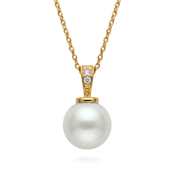 Diamantsmykke i gult gull med 0,025ct W-Si og perle - coc4000083gg